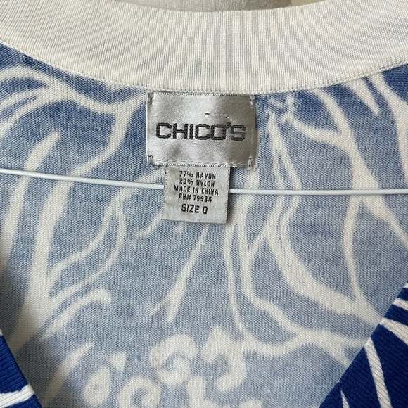 Chicos Royal Blue & White Floral Short Sleeve Cardigan- 0/4-6 - Picture 4 of 4